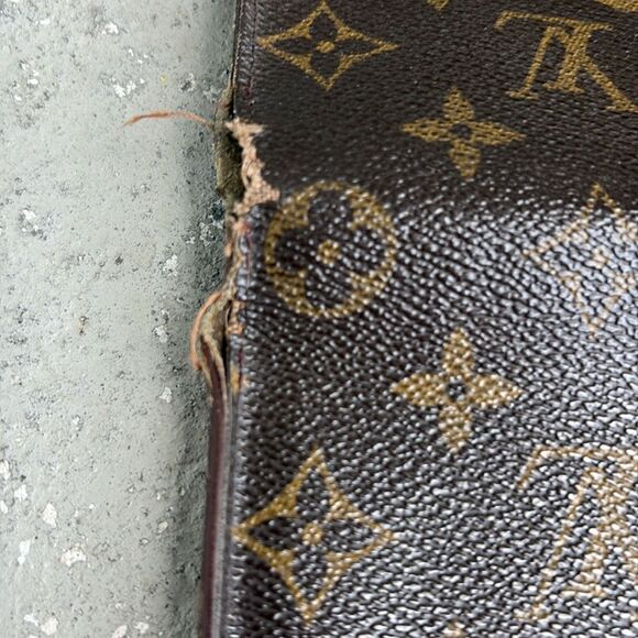 Vintage Louis Vuitton long wallet - Picture 5 of 11